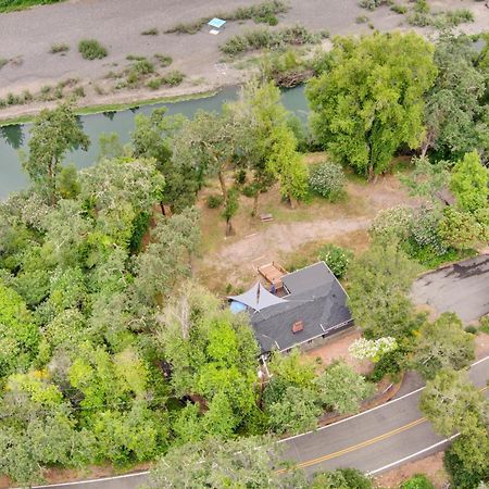 Rivers Breeze Relaxing Riverside Cabin With Private Suite Kayaks Healdsburg Extérieur photo