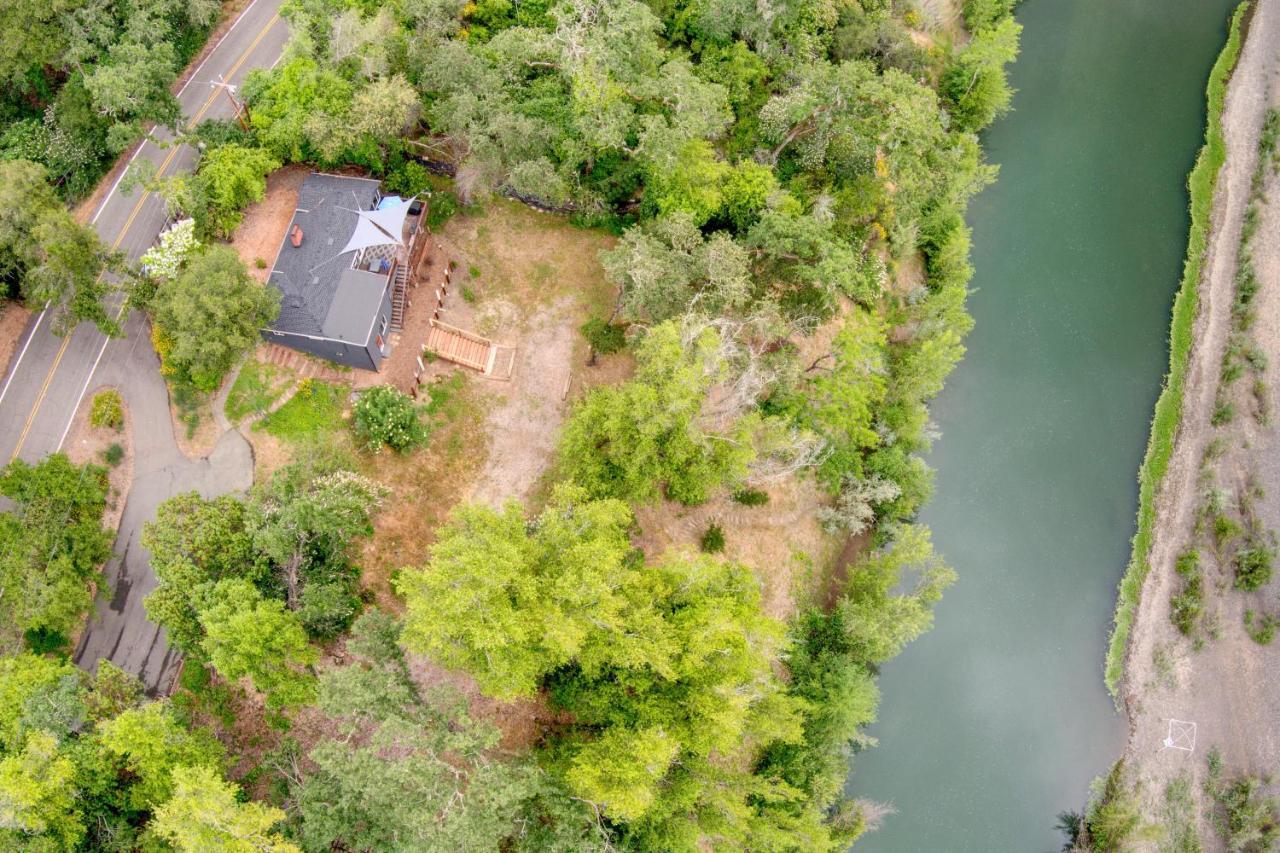 Rivers Breeze Relaxing Riverside Cabin With Private Suite Kayaks Healdsburg Extérieur photo